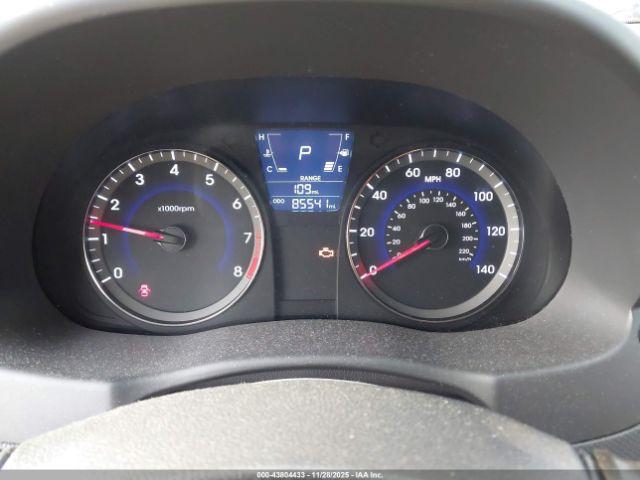 Hyundai ACCENT Gs Image 6