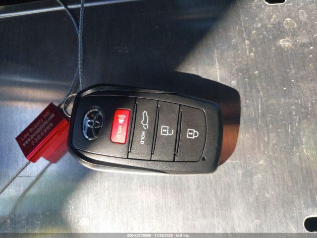 Toyota Corolla Xse Image 10