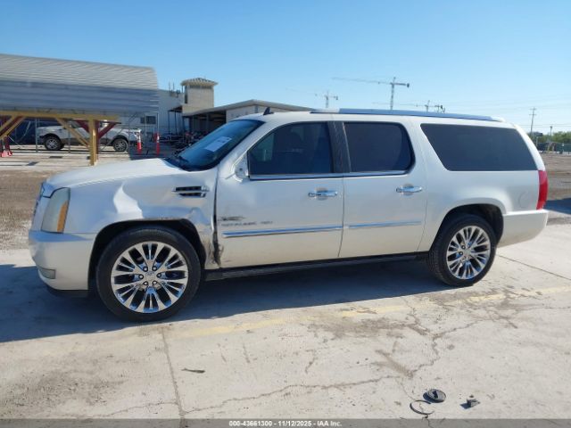 Cadillac Escalade Premium Image 14