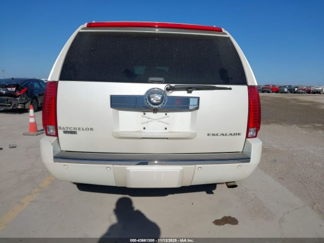 Cadillac Escalade Premium Image 19