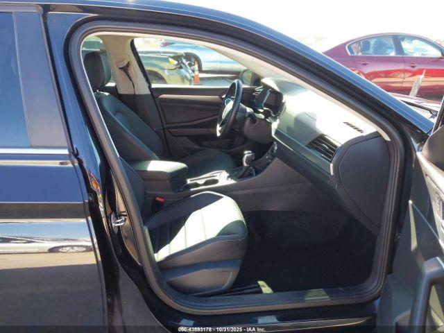 Volkswagen Jetta 1.5t Se Image 9