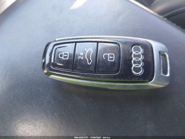 Audi e-tron Premium Plus Image 2