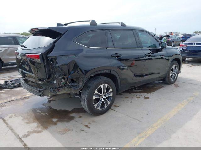Toyota Highlander Xle Image 2