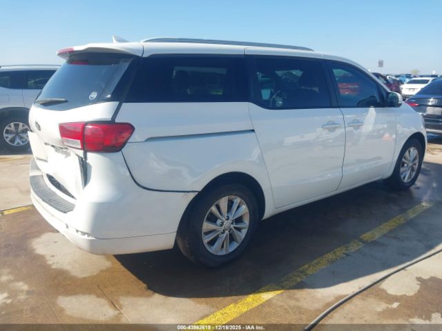 Kia Sedona Lx Image 11