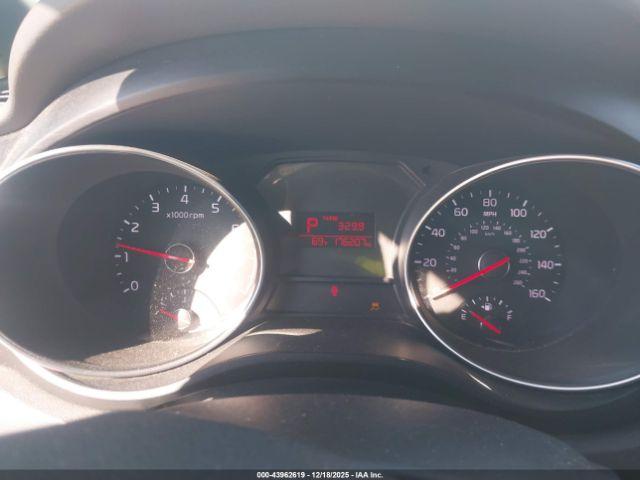 Kia Sedona Lx Image 10