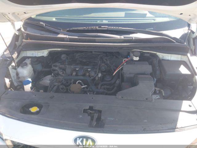 Kia Sedona Lx Image 5