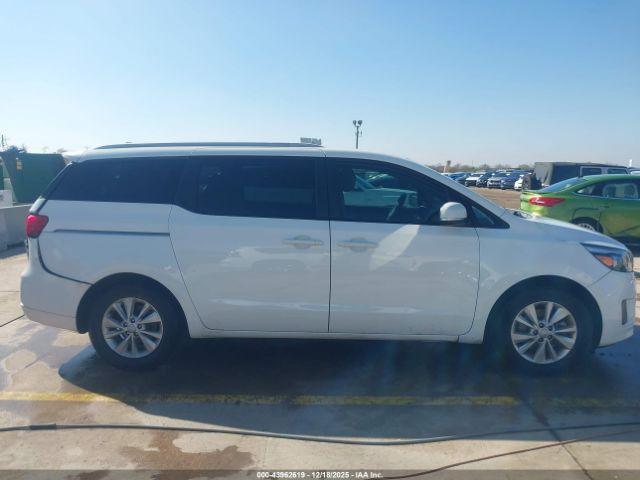 Kia Sedona Lx Image 2