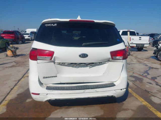Kia Sedona Lx Image 16