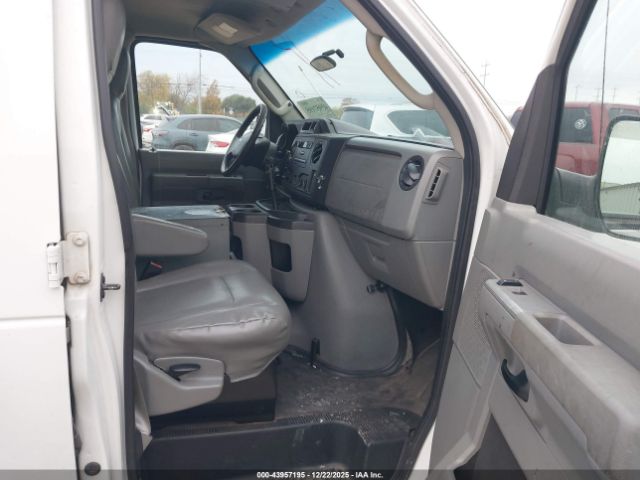 Ford E-350 Xl Image 4
