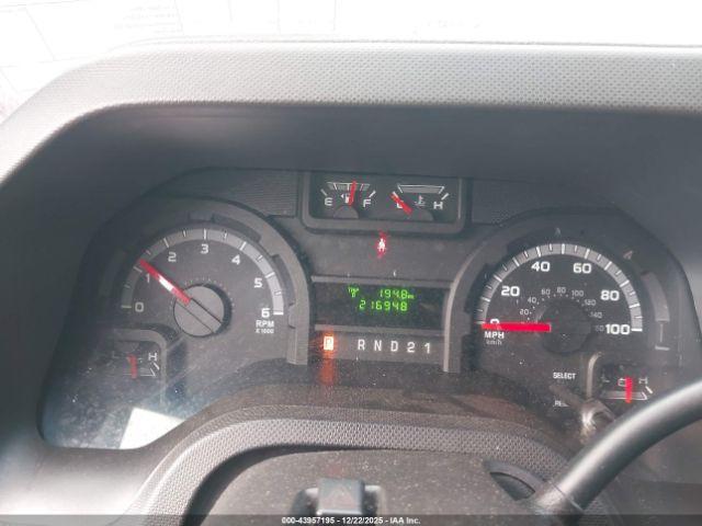 Ford E-350 Xl Image 15