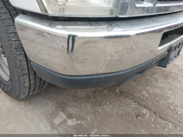 Ford E-350 Xl Image 18