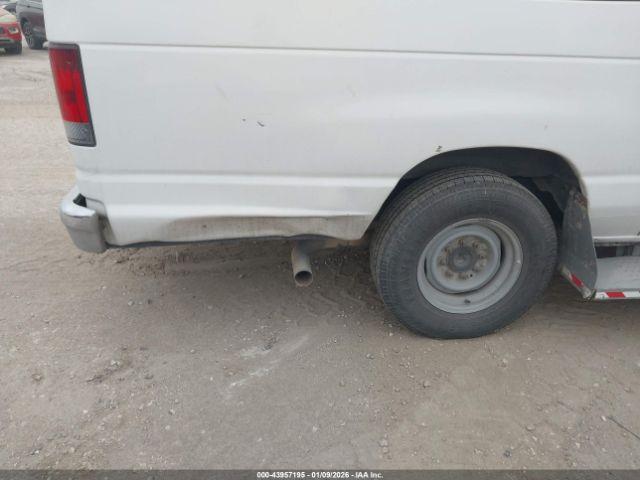 Ford E-350 Xl Image 3