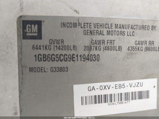 Chevrolet Express 4500 Image 10