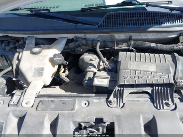 Chevrolet Express 4500 Image 16