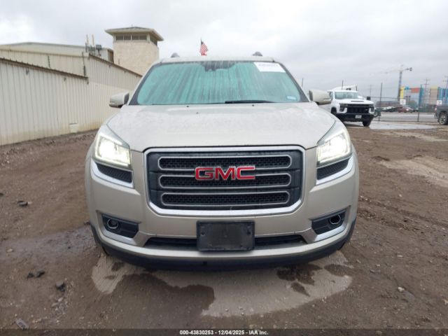 GMC Acadia Image 12