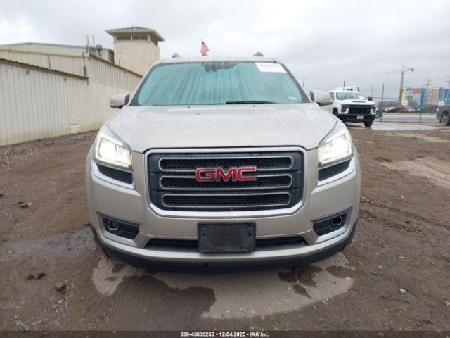 GMC Acadia Image 12
