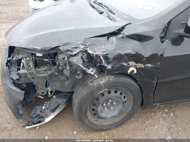 Toyota Corolla Le Image 9