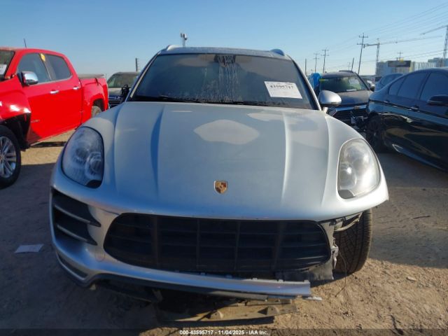 Porsche Macan Image 12