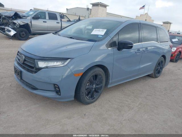 Honda Odyssey Sport Image 11