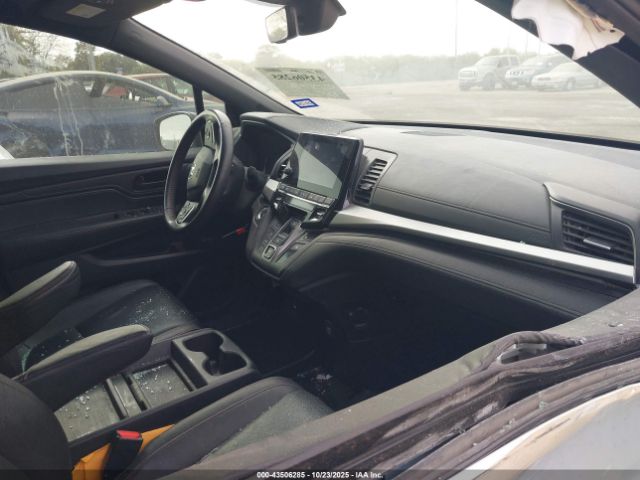 Honda Odyssey Sport Image 13