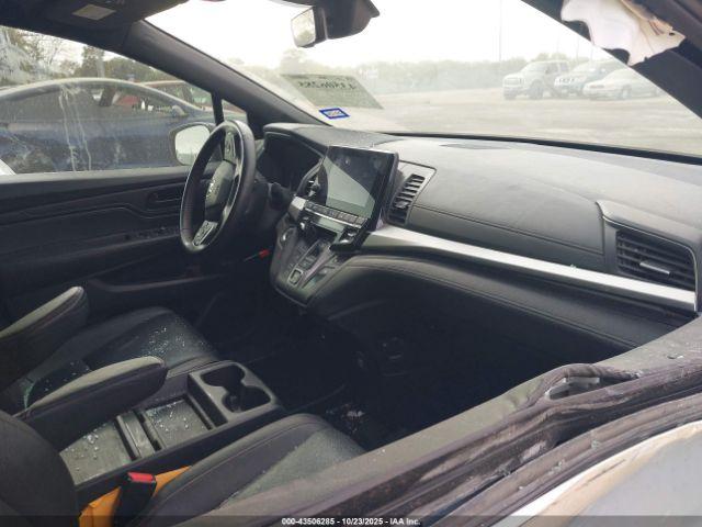 Honda Odyssey Sport Image 13