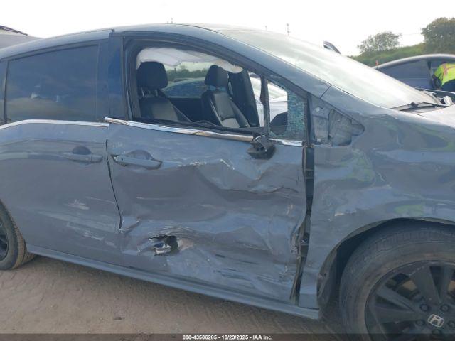 Honda Odyssey Sport Image 5