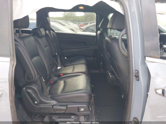 Honda Odyssey Sport Image 4