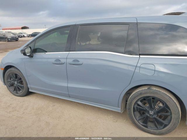 Honda Odyssey Sport Image 14