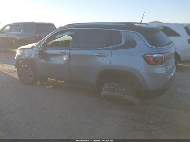 Jeep Compass Limited 4x4 Image 6