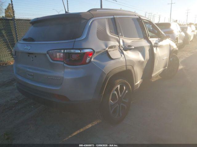 Jeep Compass Limited 4x4 Image 11