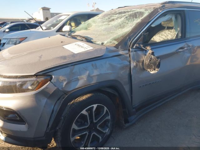 Jeep Compass Limited 4x4 Image 12