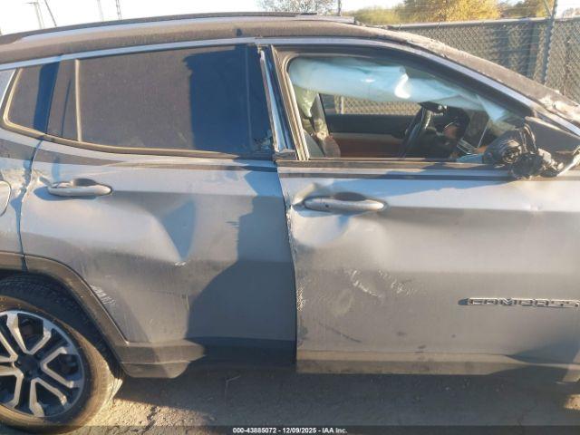 Jeep Compass Limited 4x4 Image 9