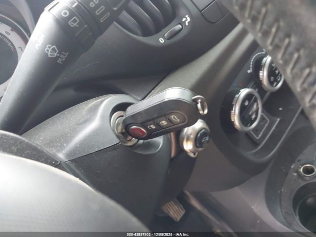 FIAT 500L Trekking Image 2