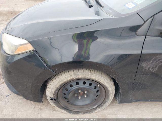 Toyota Corolla Le Image 10