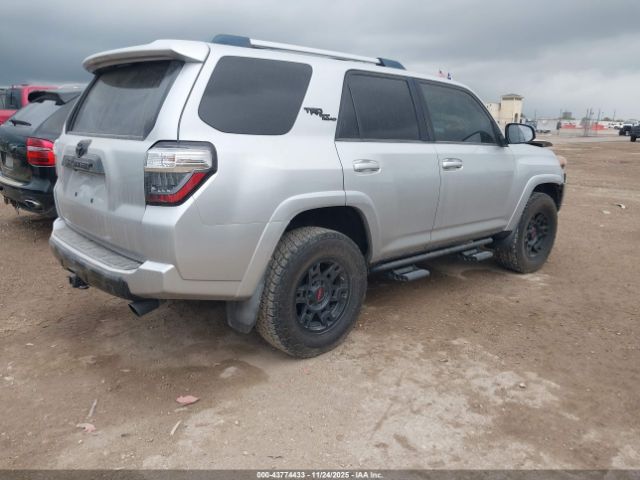 Toyota 4Runner Trd Off Road Premium Image 12