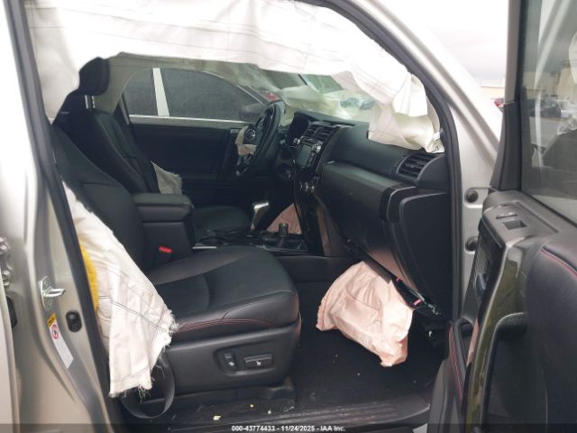 Toyota 4Runner Trd Off Road Premium Image 17