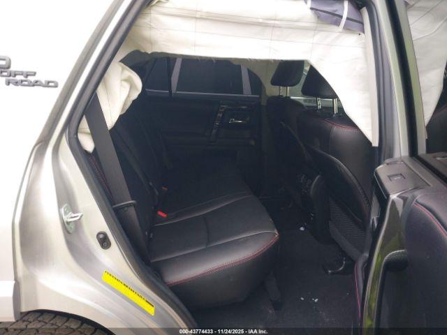 Toyota 4Runner Trd Off Road Premium Image 11