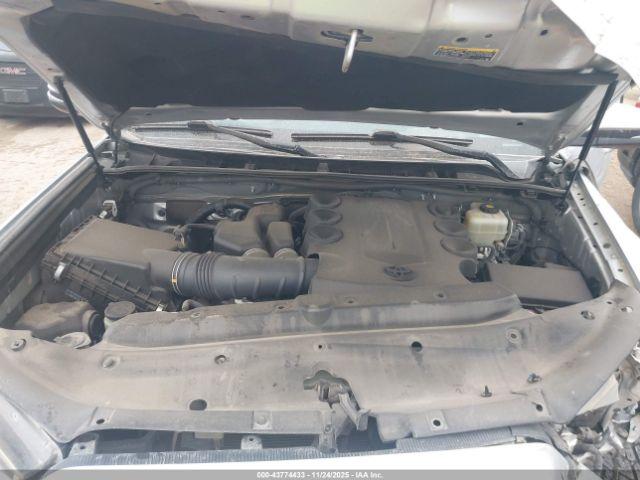 Toyota 4Runner Trd Off Road Premium Image 6