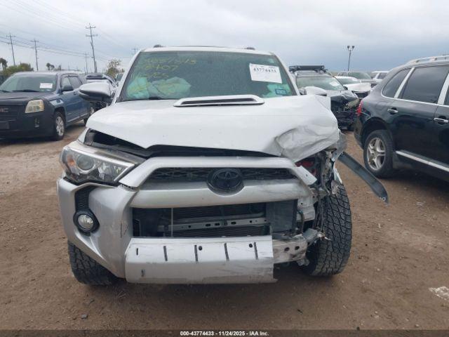 Toyota 4Runner Trd Off Road Premium Image 16