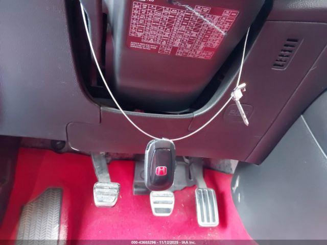 Honda Civic Touring Image 3