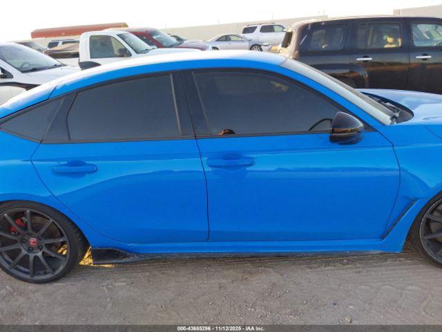 Honda Civic Touring Image 4