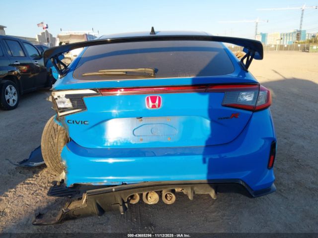 Honda Civic Touring Image 2