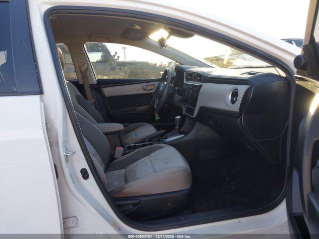 Toyota Corolla Le Image 3