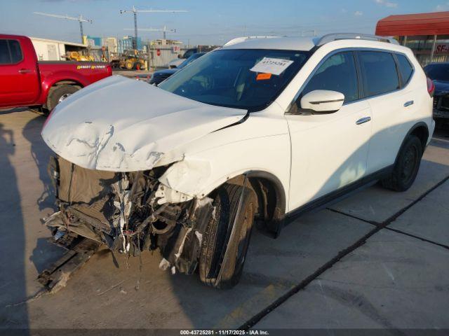 Nissan Rogue S Image 2