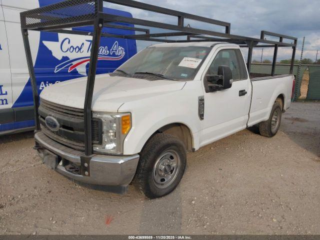 Ford F-250 Xl Image 14