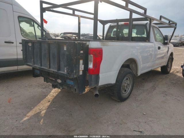 Ford F-250 Xl Image 13