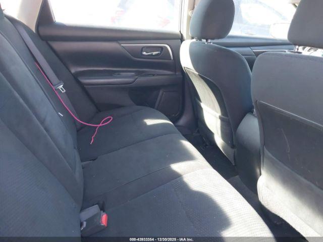 Nissan Altima 2.5 S Image 9