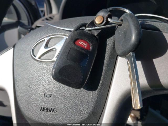 Hyundai ACCENT Se Image 8