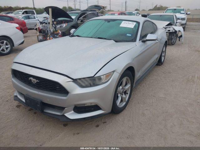 Ford Mustang V6 Image 11