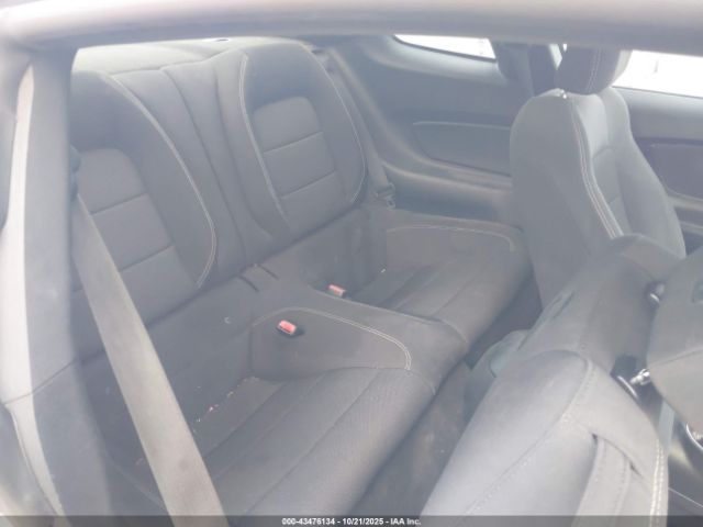 Ford Mustang V6 Image 3